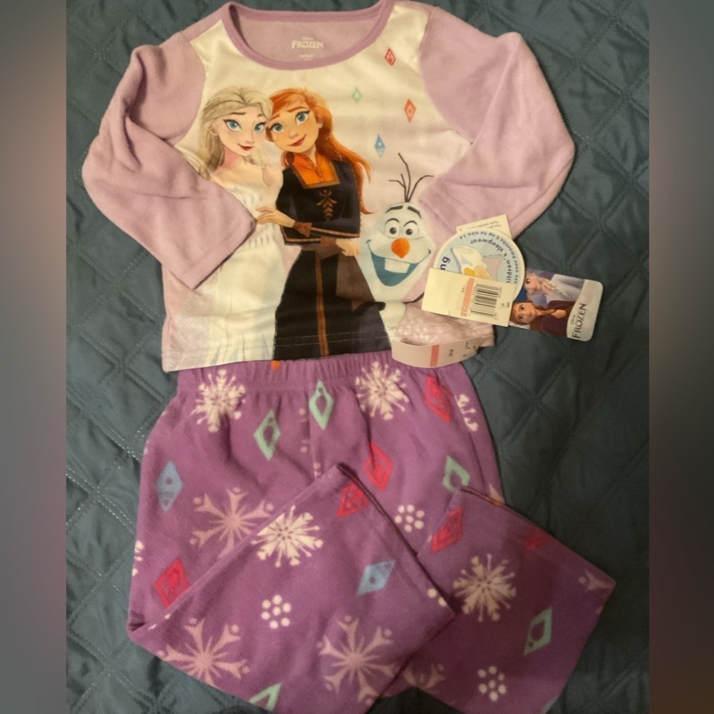 Disney’s Frozen Elsa & Anna Long Sleeve Fleece Pajama Set Size 2T NWT - Picture 2 of 3